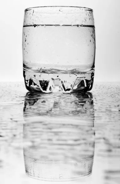 Стакан води — стокове фото