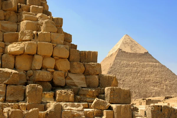 Egyptian pyramid — Stock Photo, Image