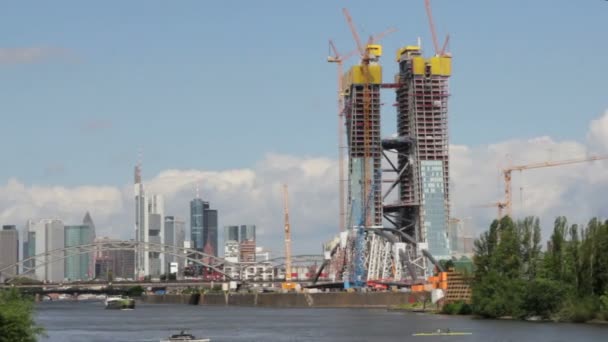 Tijdspanne van nieuwe bouw van de Europese centrale bank in frankfurt — Stockvideo