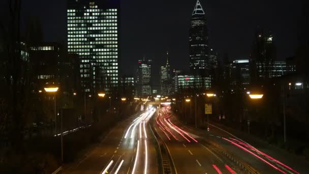 夜の時間の経過に都市交通 — ストック動画