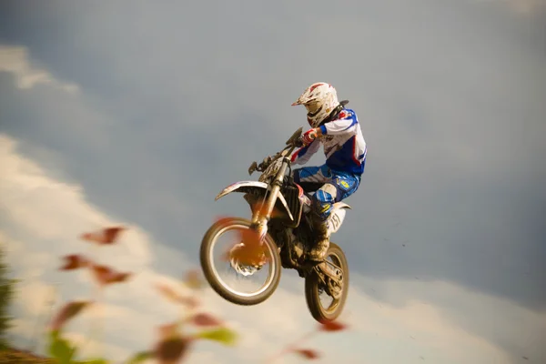 Salto de moto — Fotografia de Stock