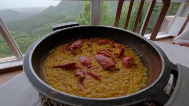 Tradiční Španělské Jídlo Paella Humrem Chutné Jídlo Valencie Krásný Výhled — Stock video