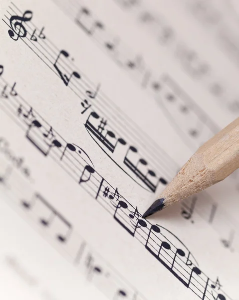 Folha de música com lápis — Fotografia de Stock