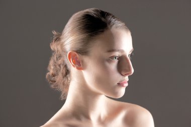 güzel model stüdyo portre izole