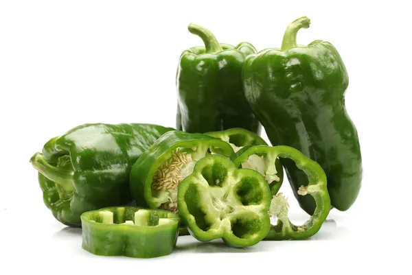 Plátek čerstvé zelené papriky (kapie) — Stock fotografie