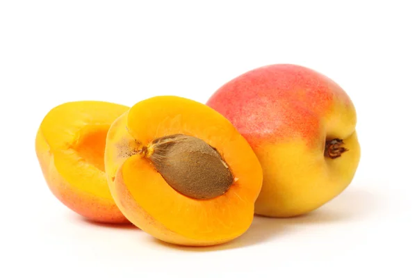 Organic apricots — Stock Photo, Image