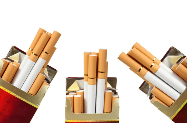 Kilka papierosów na białym tle. — Zdjęcie stockowe