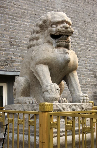 Rzeźba kamień lwa — Zdjęcie stockowe