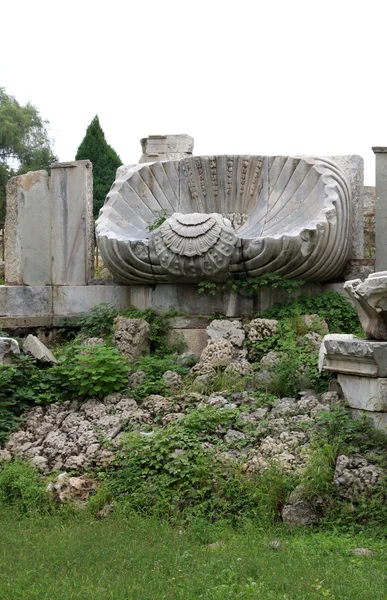 De ruïnes van yuanmingyuan paleis — Stockfoto