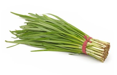 beyaz zemin üzerine pırasa