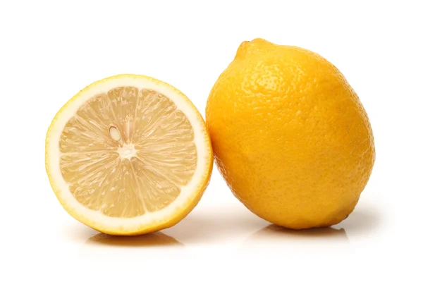 Сочный лимон — стоковое фото