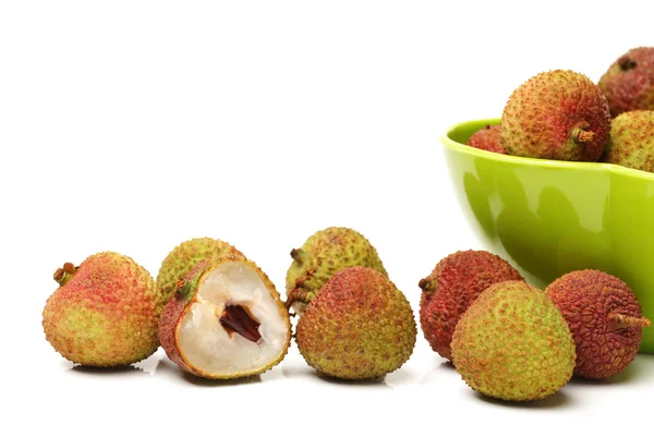 Litchi eristetty valkoisella pohjalla — kuvapankkivalokuva