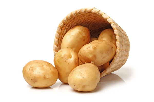 Cartofi pe fundal alb — Fotografie, imagine de stoc