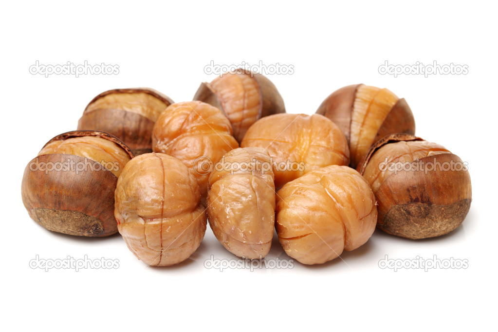 Nourriture chinoise, châtaignier rôti pelé sur fond blanc image libre de droit par jianghongyan
