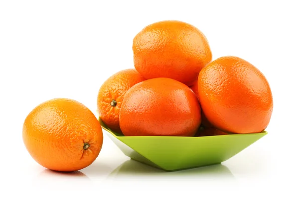 Orange på den vita bakgrunden — Stockfoto