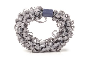 beyaz zemin üzerine elastik bant