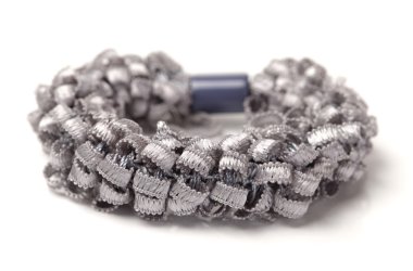 beyaz zemin üzerine elastik bant