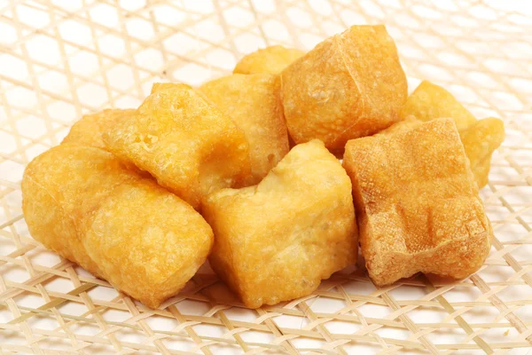 Tofu-Blase auf weißem Hintergrund — Stockfoto