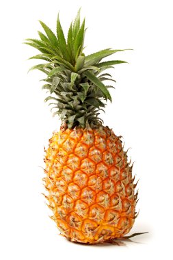 Beyaz arkaplanda ananas