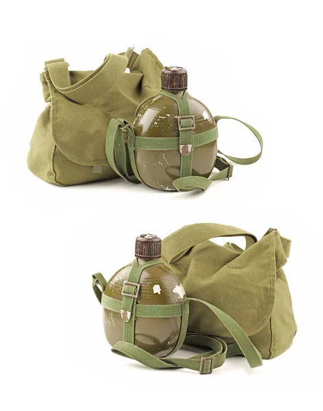 Halk Kurtuluş Ordusu askeri su ısıtıcısı. Beyaz arka plan üzerinde askeri sırt çantası — Stok fotoğraf