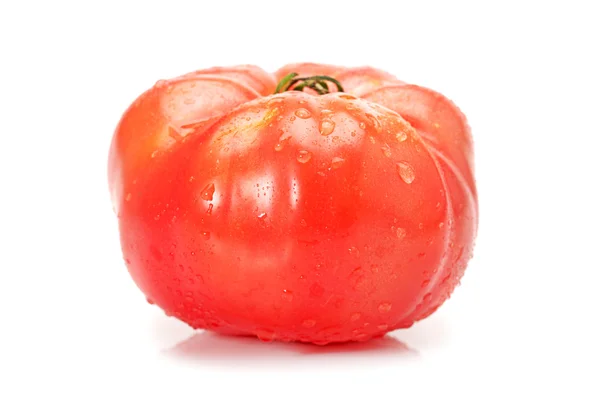 Frische Tomate isoliert auf weißem Hintergrund — Stockfoto