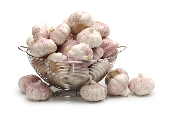 Fresh garlic isolated on white background — Stock Photo, Image