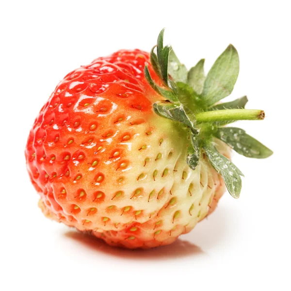 Vackra jordgubbar på vit bakgrund — Stockfoto