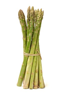 beyaz arkaplanda kuşkonmaz