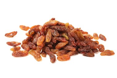 beyaz zemin üzerinde kahverengi kuru üzüm