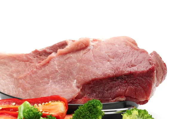 Rohes Schweinefleisch isoliert auf weißem Hintergrund — Stockfoto