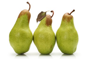 Beyaz arka plan üzerinde izole lezzetli armut