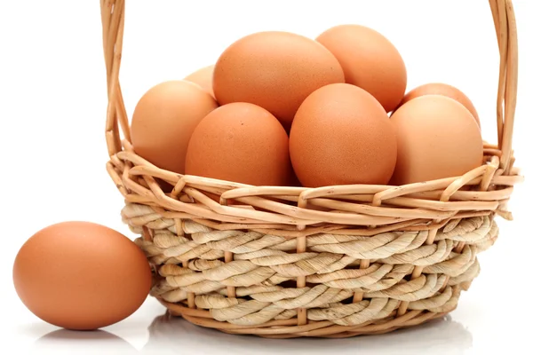 Beyaz arkaplanda izole yumurtalar — Stok fotoğraf