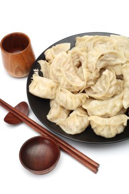 Beyaz arkaplanda Çin mantısı