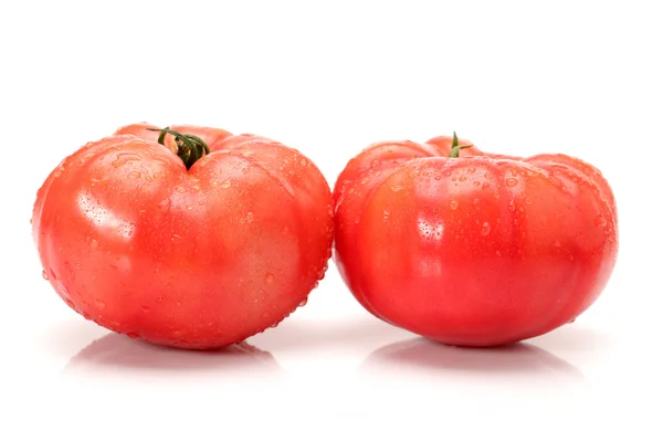 Čerstvé rajče izolované na bílém pozadí — Stock fotografie