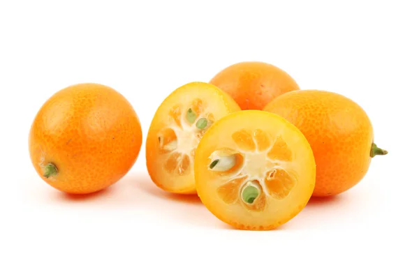 Mandaryn pomarańczowy lub owoce Mandaryn na białym tle — Zdjęcie stockowe