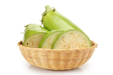 Patlıcan, beyaz arkaplanda izole edildi