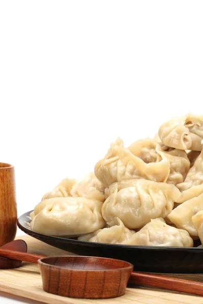 Kinesiska dumplings på vit bakgrund — Stockfoto