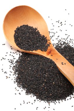 Beyaz arkaplanda siyah susam