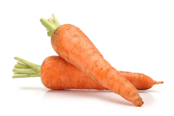 Carota fresca su fondo bianco — Foto Stock