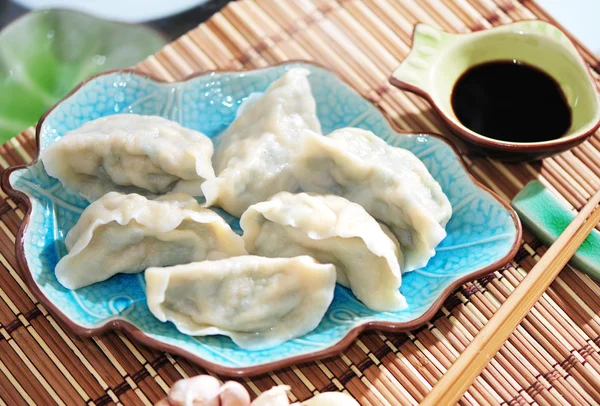 Dumpling and soy sauce — Stock Photo, Image