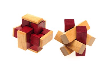 Beyaz arka plan üzerinde ahşap puzzle