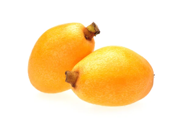 Vruchten van de loquat geïsoleerd op een witte achtergrond — Stockfoto