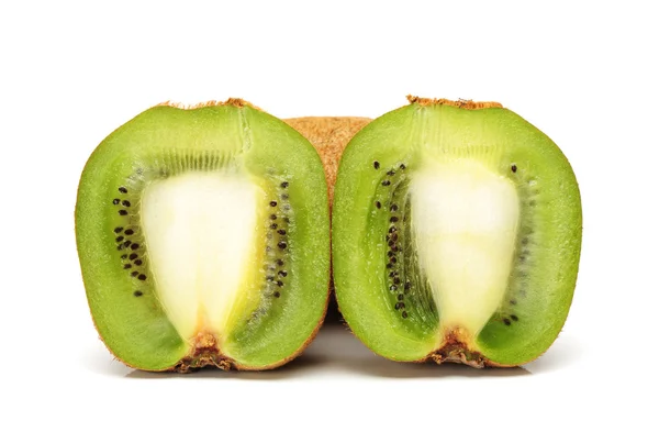 Kiwi isolado no fundo branco — Fotografia de Stock