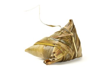 Beyaz arkaplanda pirinç köftesi