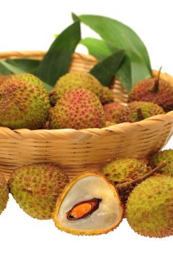 Litchi beyaz arkaplanda izole edildi