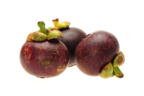 Beyaz arka planda mangosteen — Stok fotoğraf