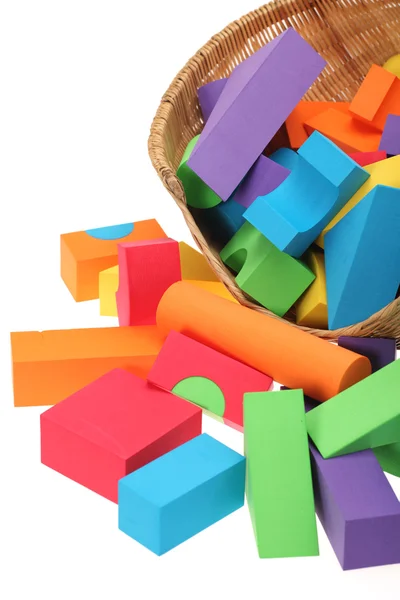 El castillo de juguete de bloques de color aislados sobre un fondo blanco —  Fotos de Stock