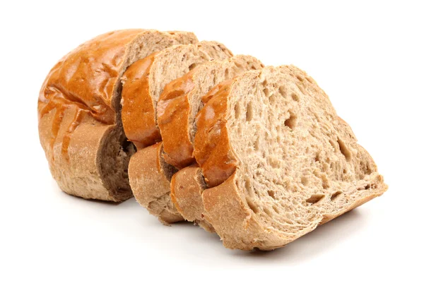 Pão de centeio picado no fundo branco — Fotografia de Stock