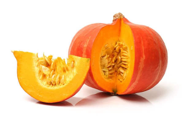 Zucca arancione su sfondo bianco — Foto Stock