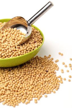 Beyaz arka plan üzerinde izole altın soya